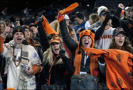 2012-10-31-giantsfans