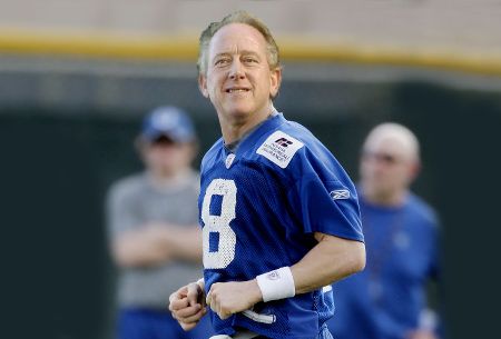 Colts Sign Archie Manning Eli Remains No 2 Manning In Nfl The Heckler